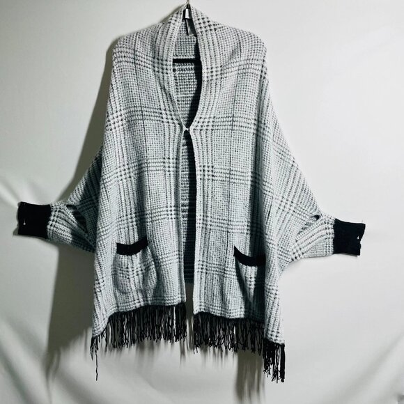 Chico's Womens Black Gray Fringe Hem Plaid Relaxed Cape Sweater Size L/XL - Picture 1 of 11